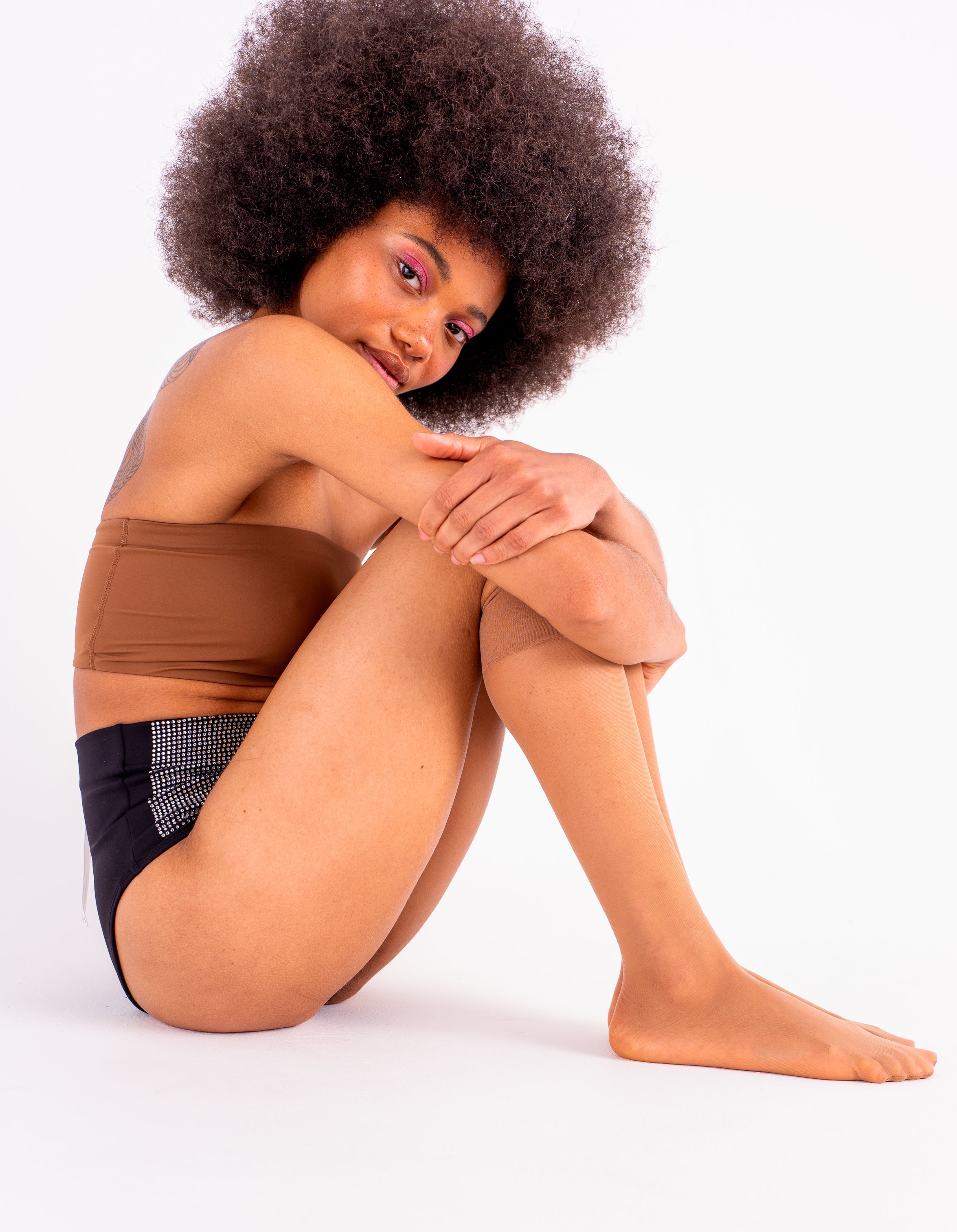 KNEE-HIGH 04