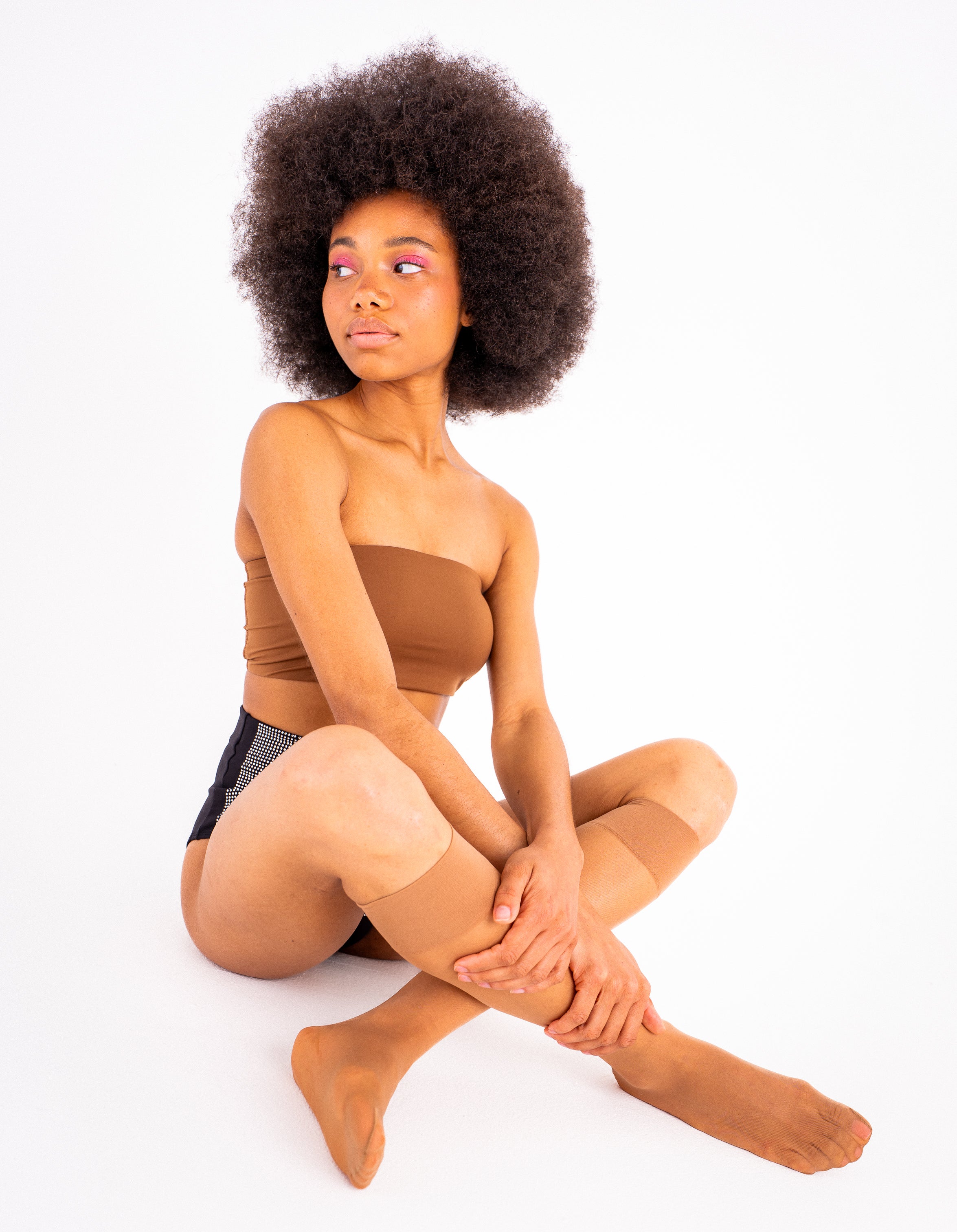 KNEE-HIGH 04