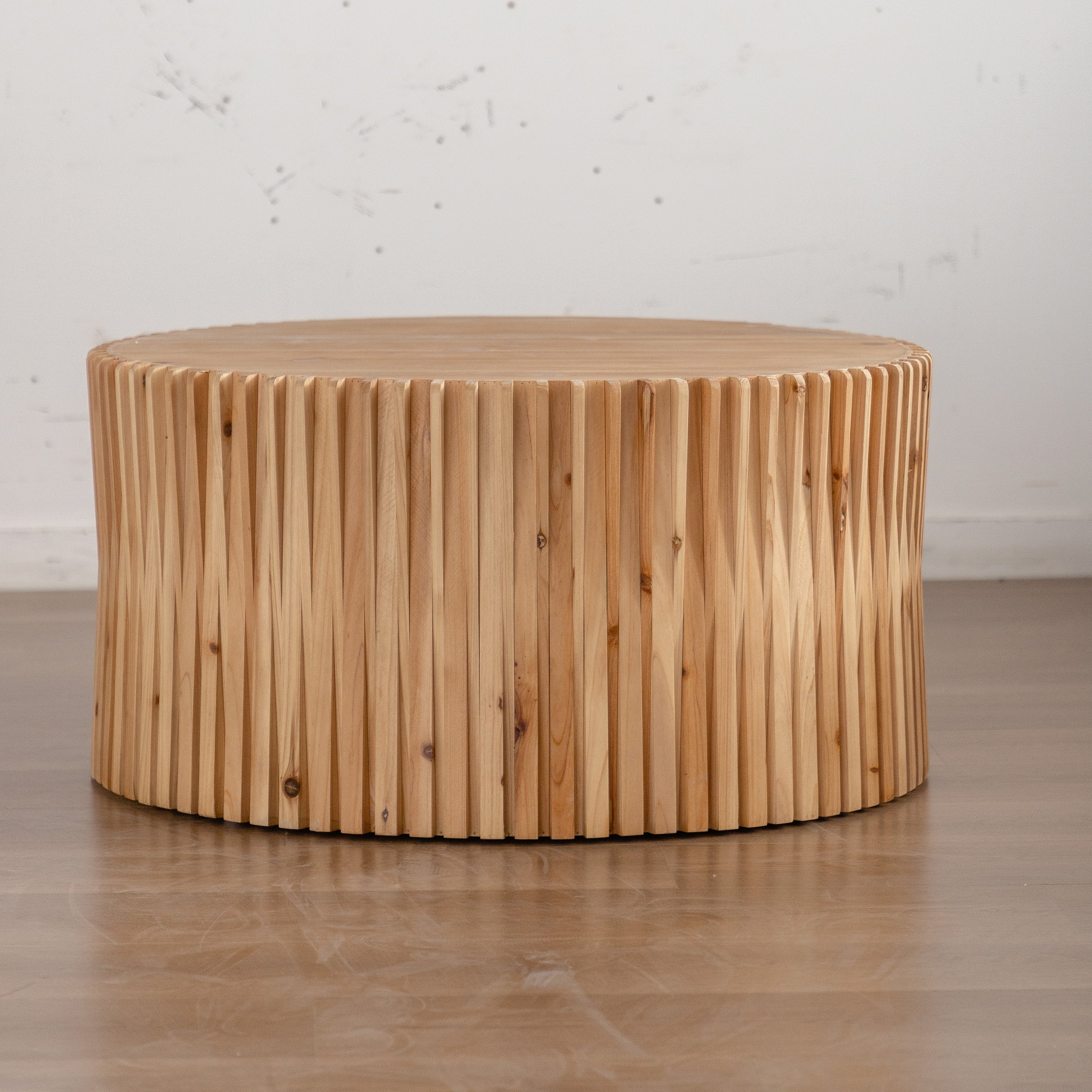 31.5' Retro Fashion Style Cylindrical Coffee Table with Vertical Texture Relief Design,Suitable for Living Room,Office,and Dining Room
