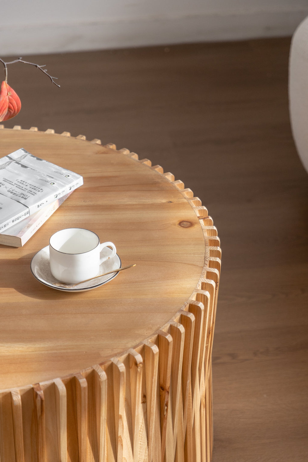 31.5' Retro Fashion Style Cylindrical Coffee Table with Vertical Texture Relief Design,Suitable for Living Room,Office,and Dining Room