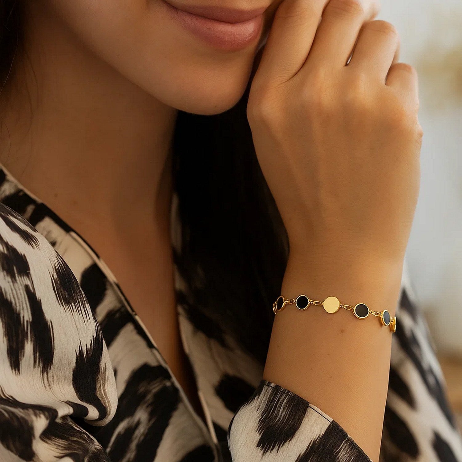 Black Onyx Gem Alternating Bracelet in 14K Yellow Gold (5.00 mm)