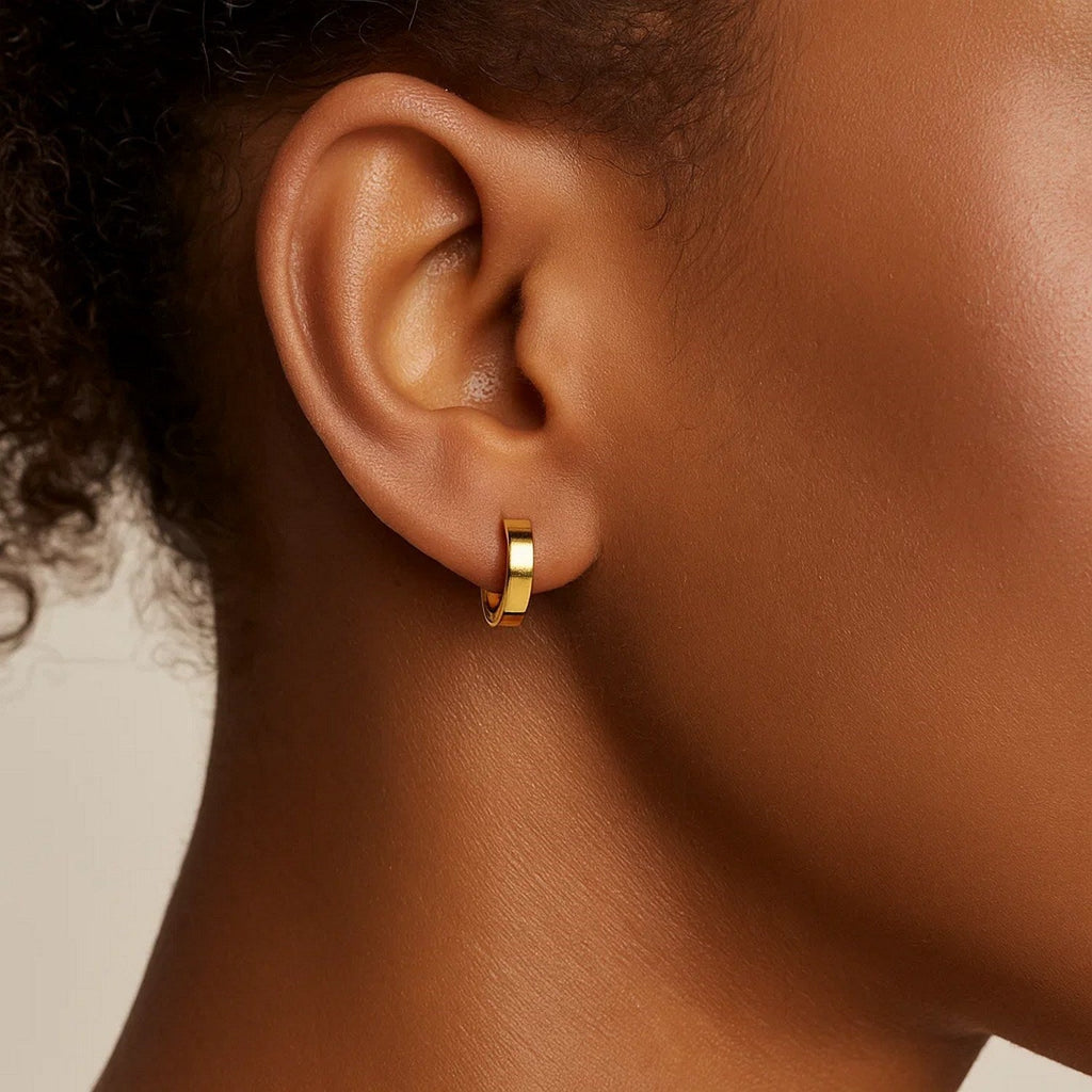 14k Yellow Gold Flat Side Small Hoop Earrings(3x10mm)