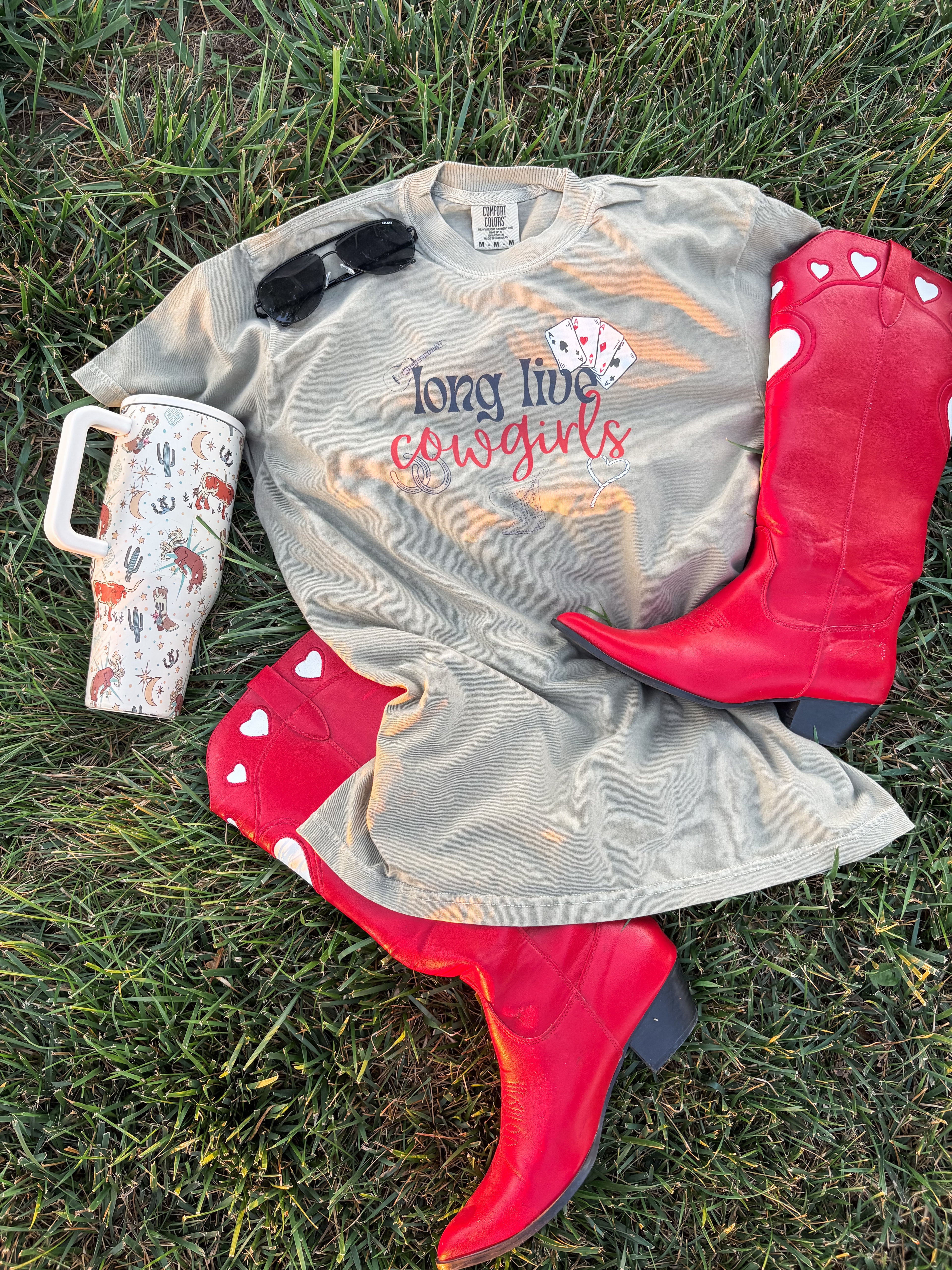 long live cowgirls tee