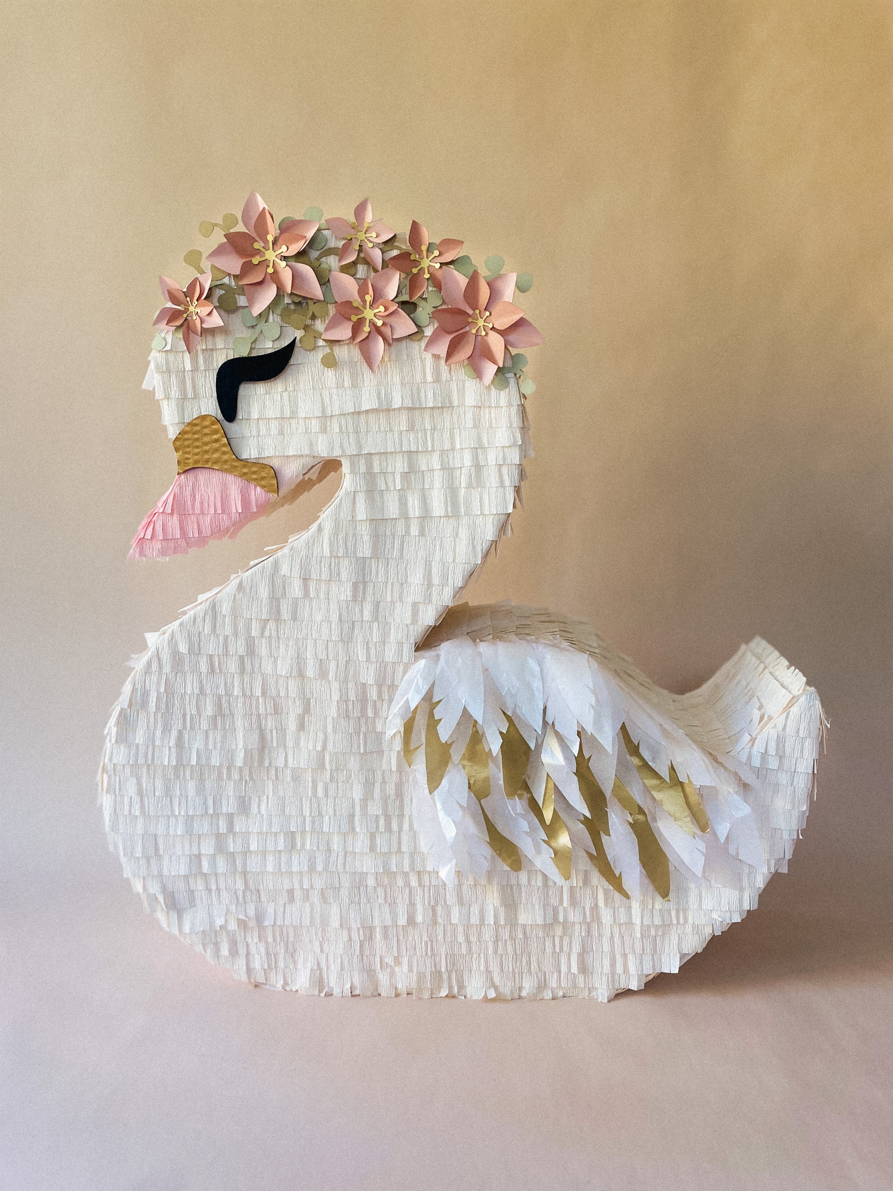 🦢 Princess Swan Piñata – Handmade Elegant Swan Piñata for Princess Parties, Baby Showers & Fairytale Celebrations