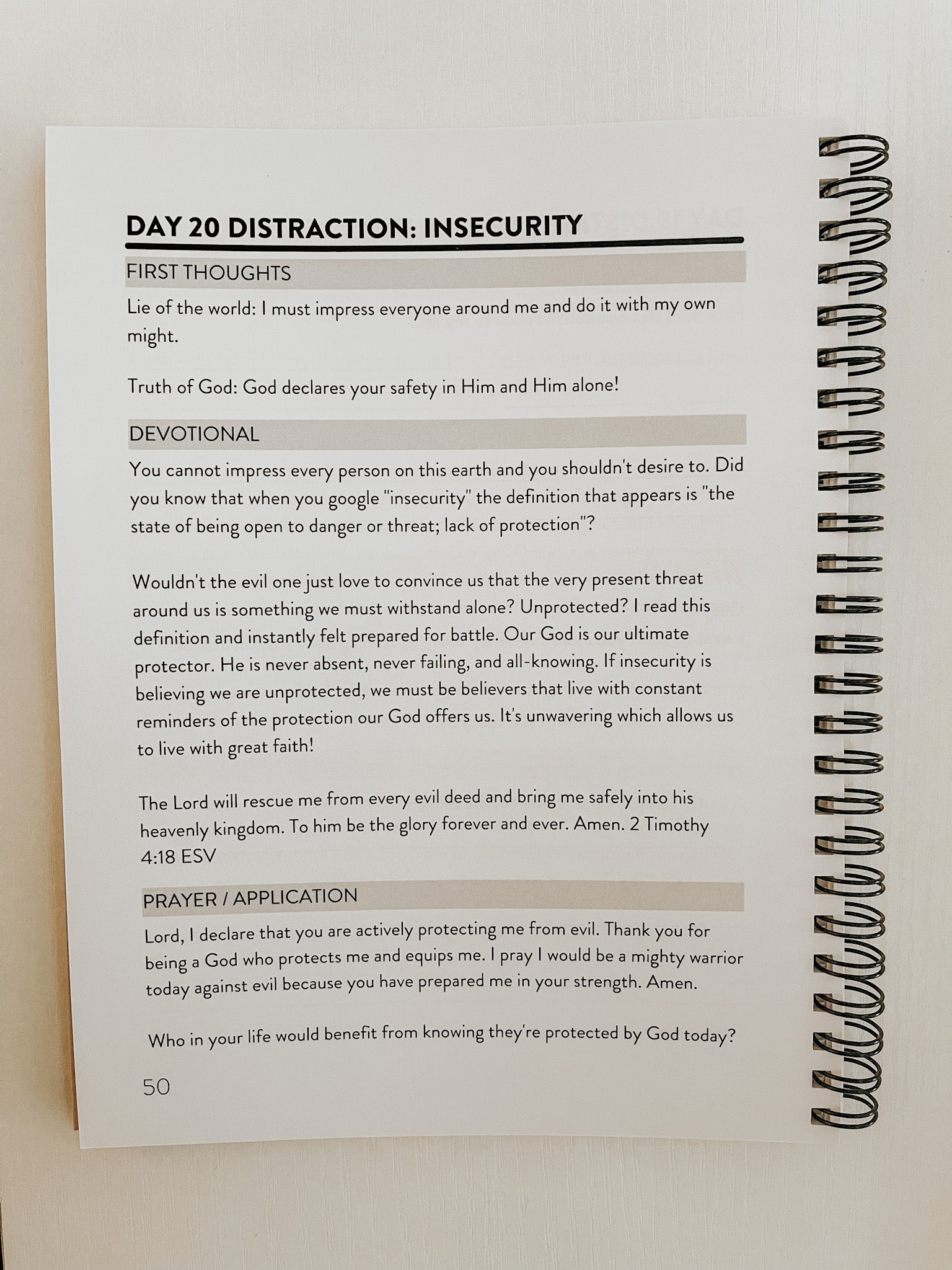 Distracted: 40 Days to know God more and live freed
