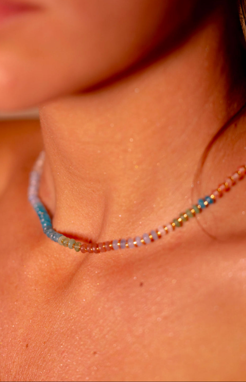 Color blocker necklace