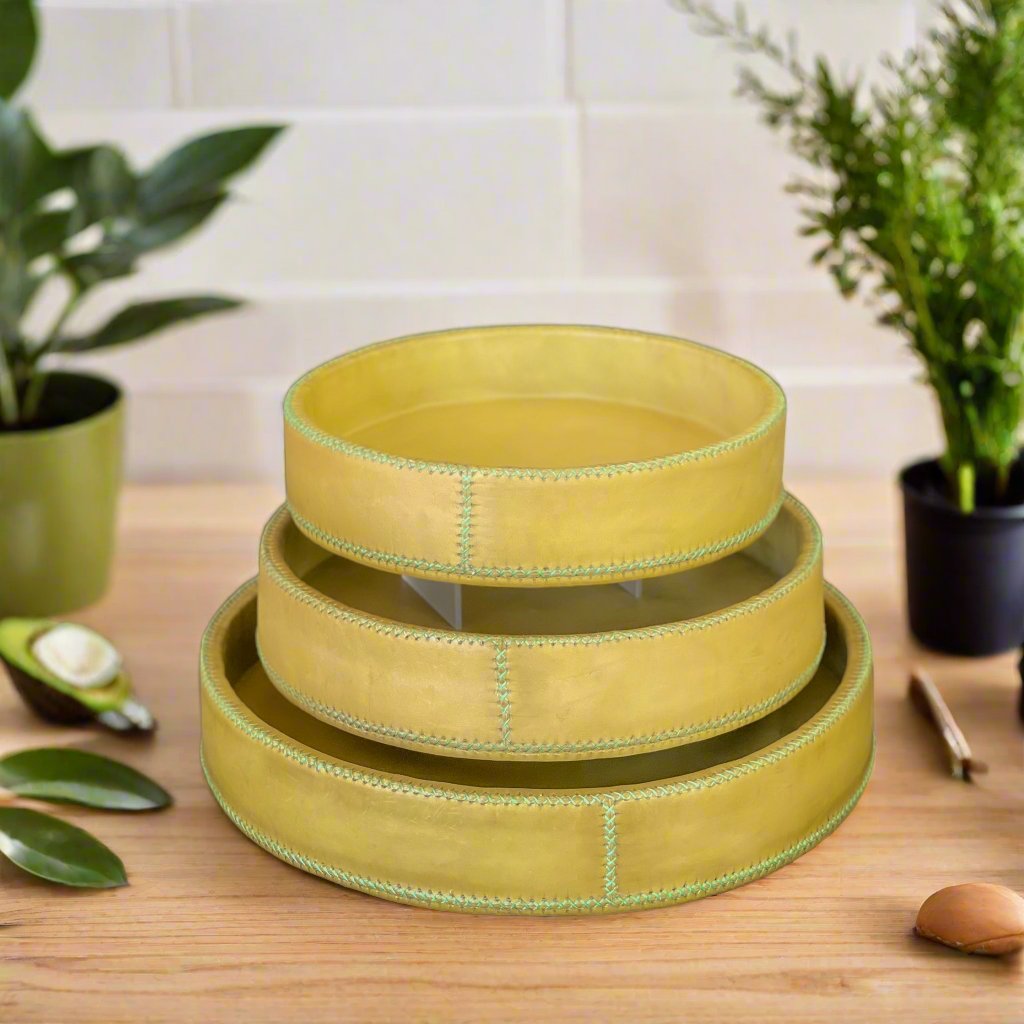 Cerro | 10.5" Round Cedar & Leather Tray