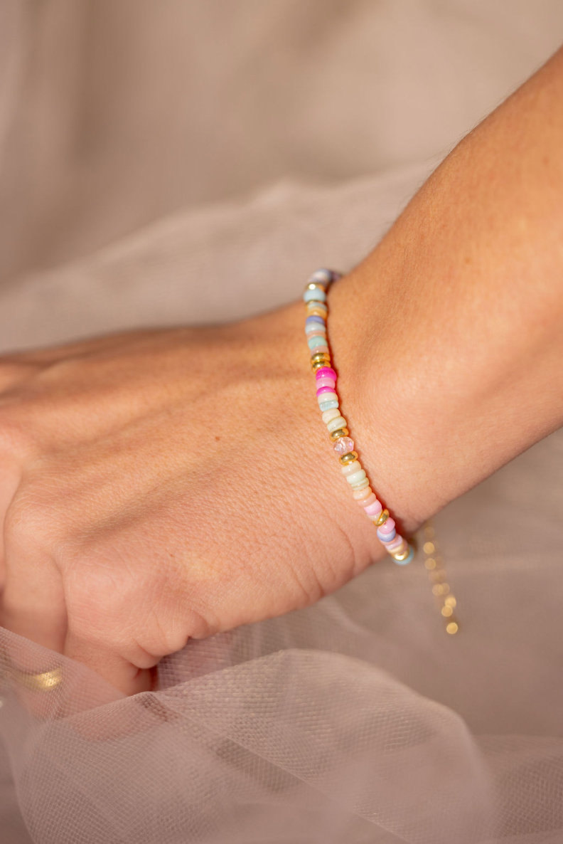 Light pastel adjustable bracelet