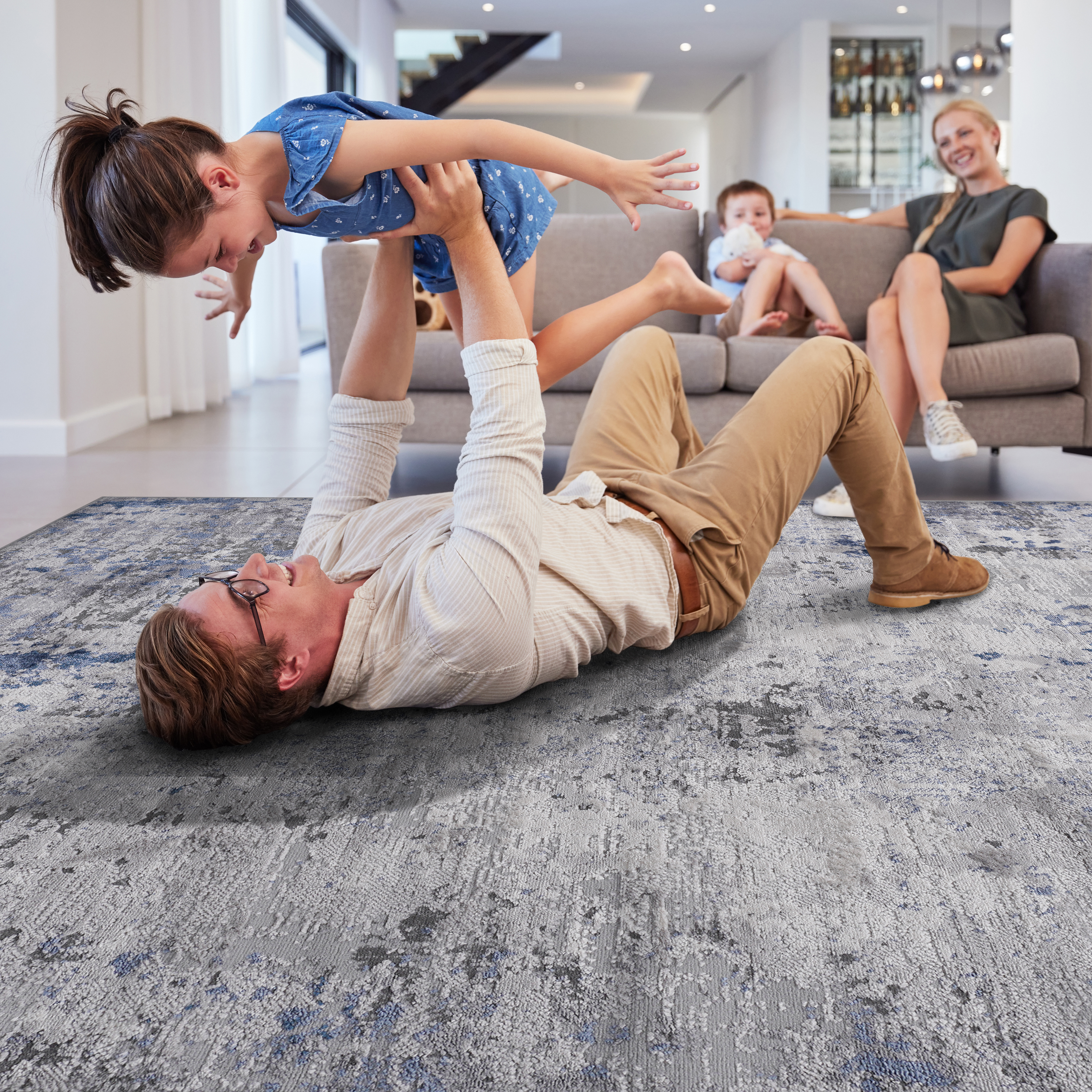 NAAR MARFI Collection 5X7 Silver / Blue / Abstract Area Rug