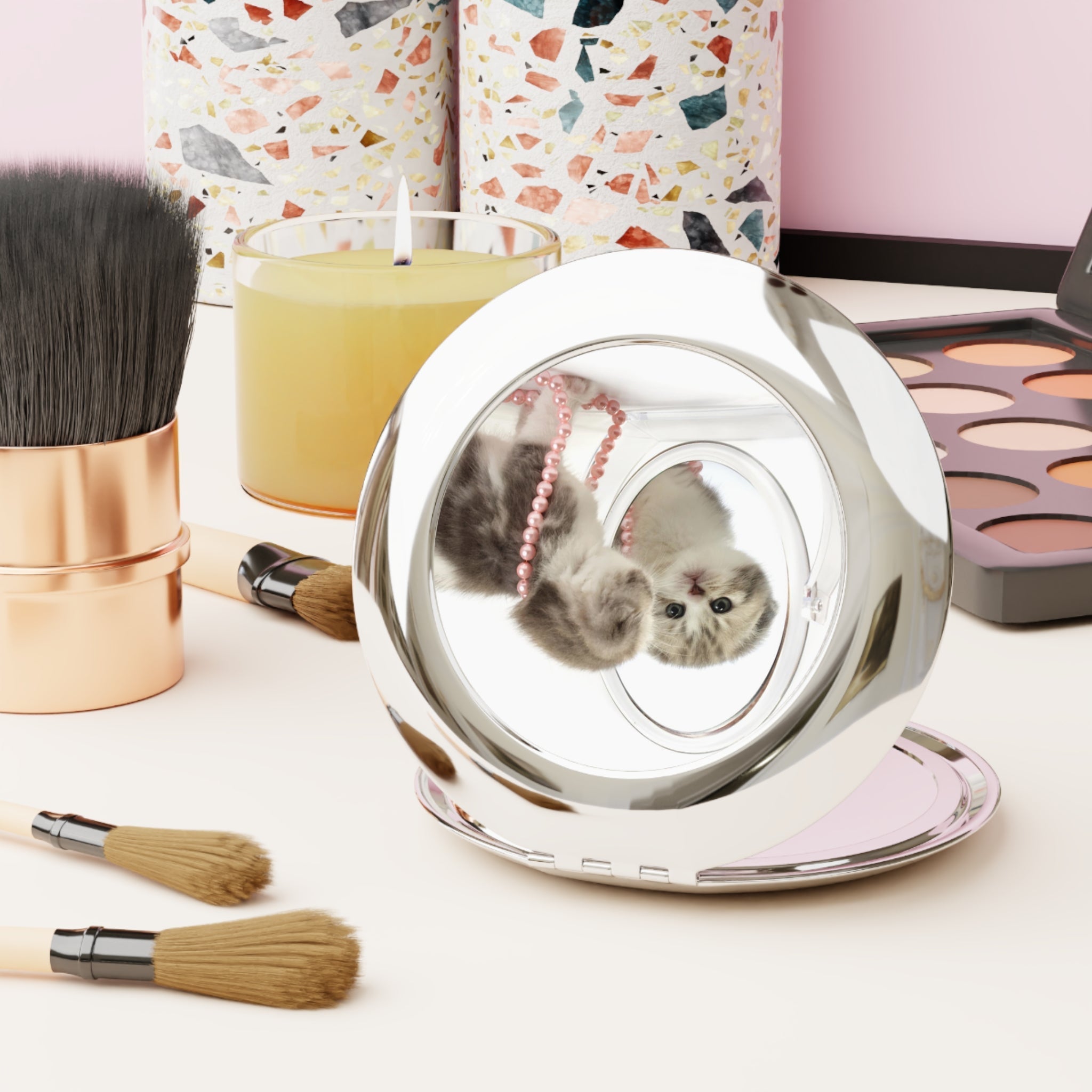 Adorable Kitten Compact Travel Mirror - Perfect for Pet Lovers