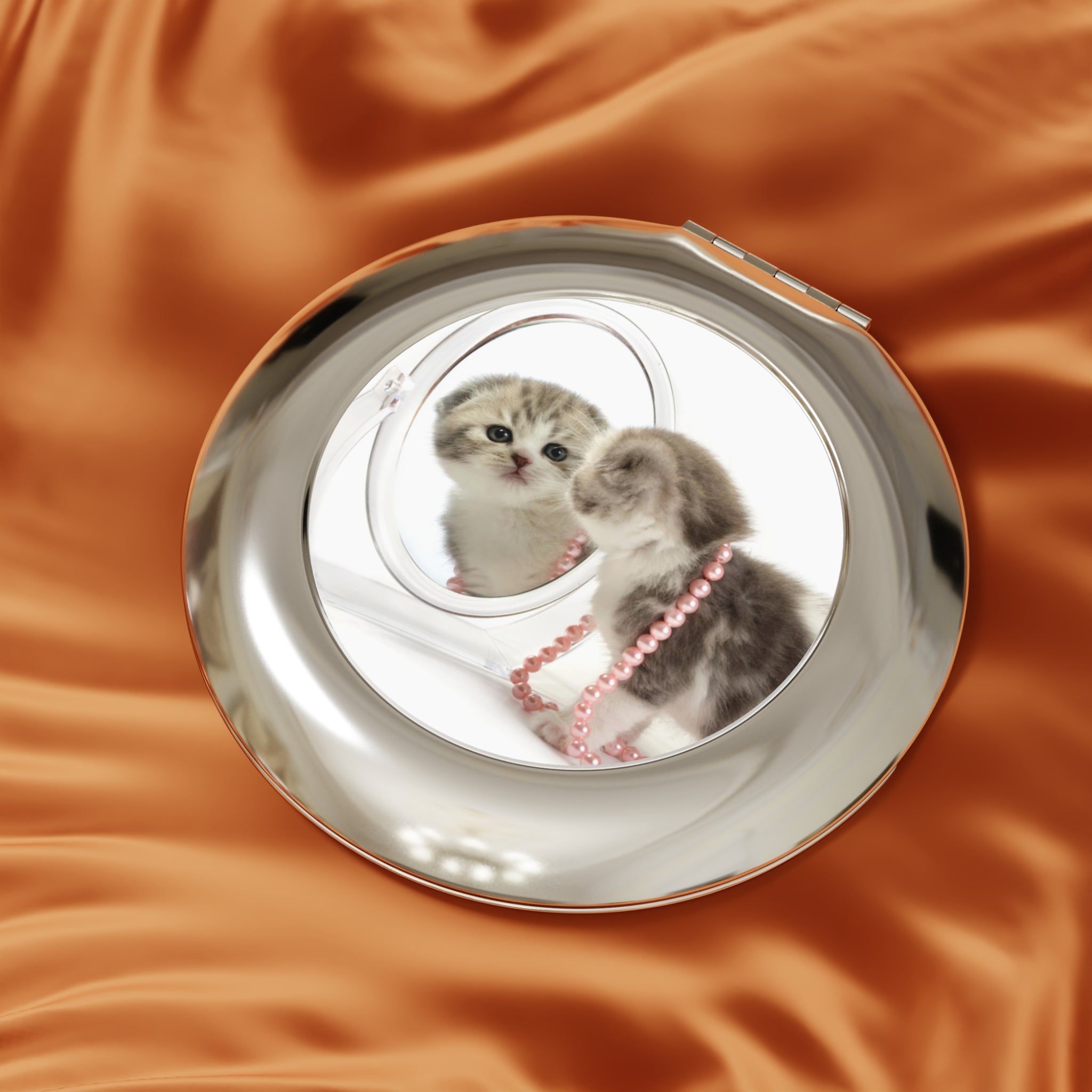 Adorable Kitten Compact Travel Mirror - Perfect for Pet Lovers