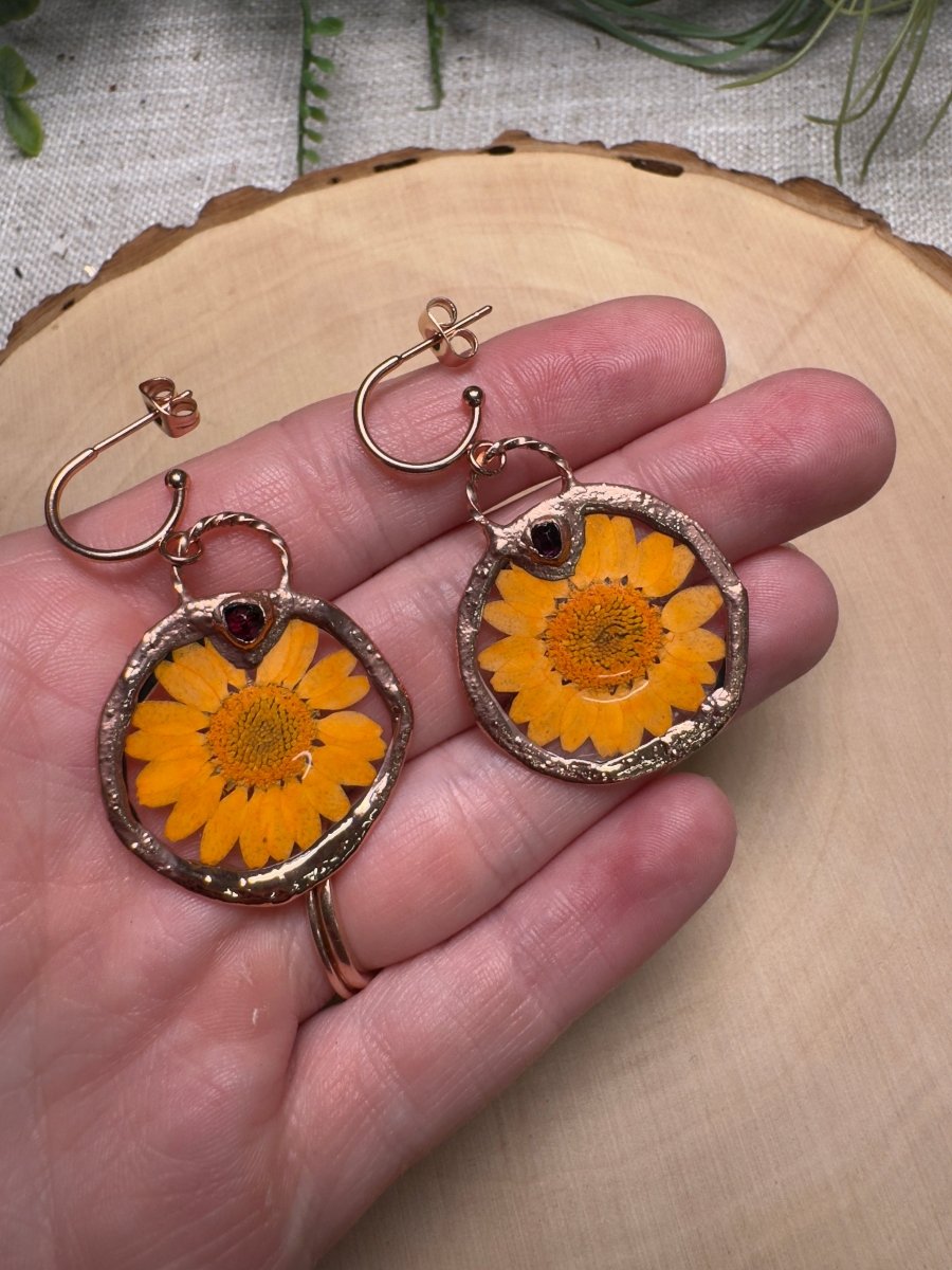 Bramblebelle- Garnet and Flower Earrings