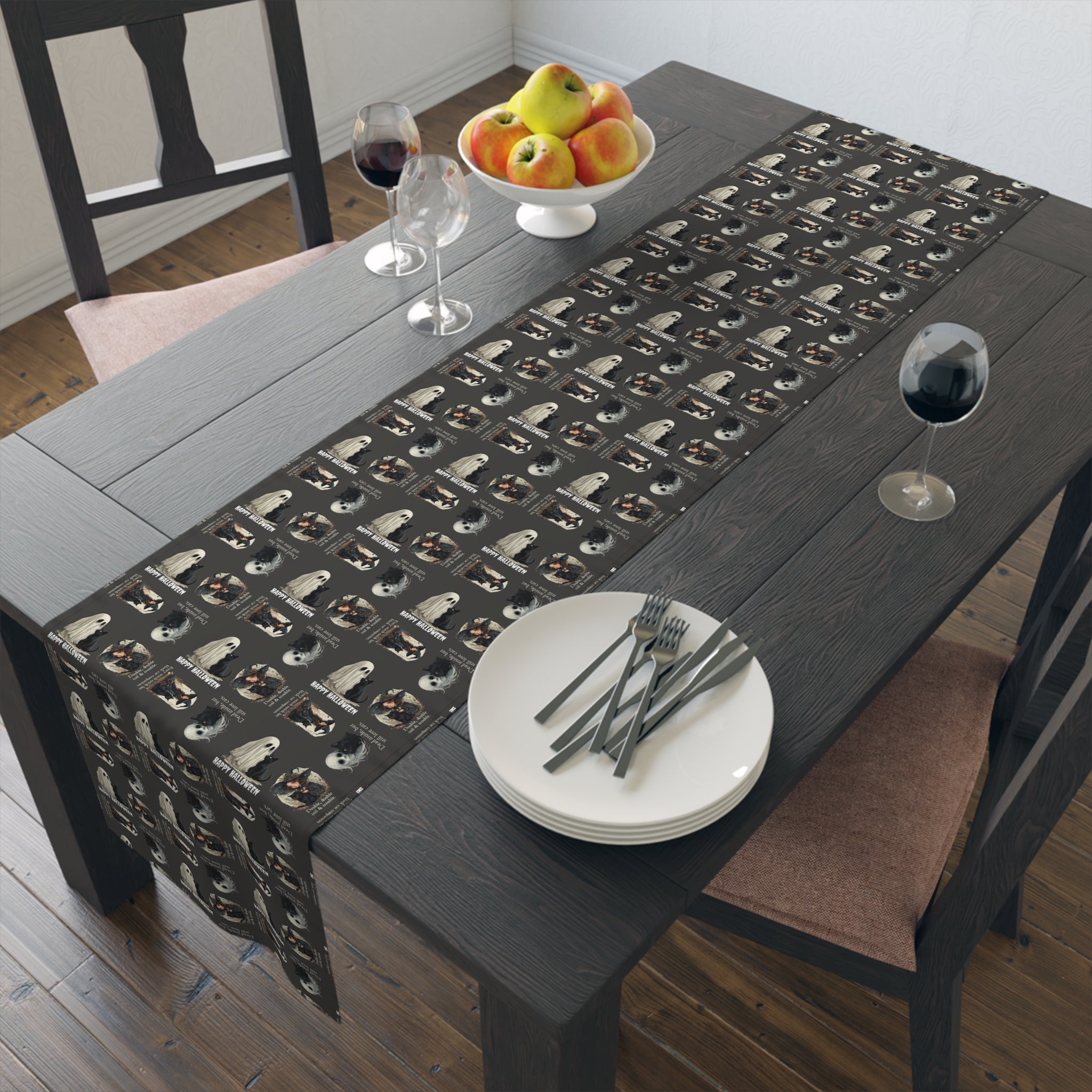 Cat Themed Halloween Table Runner for Festive Decoration