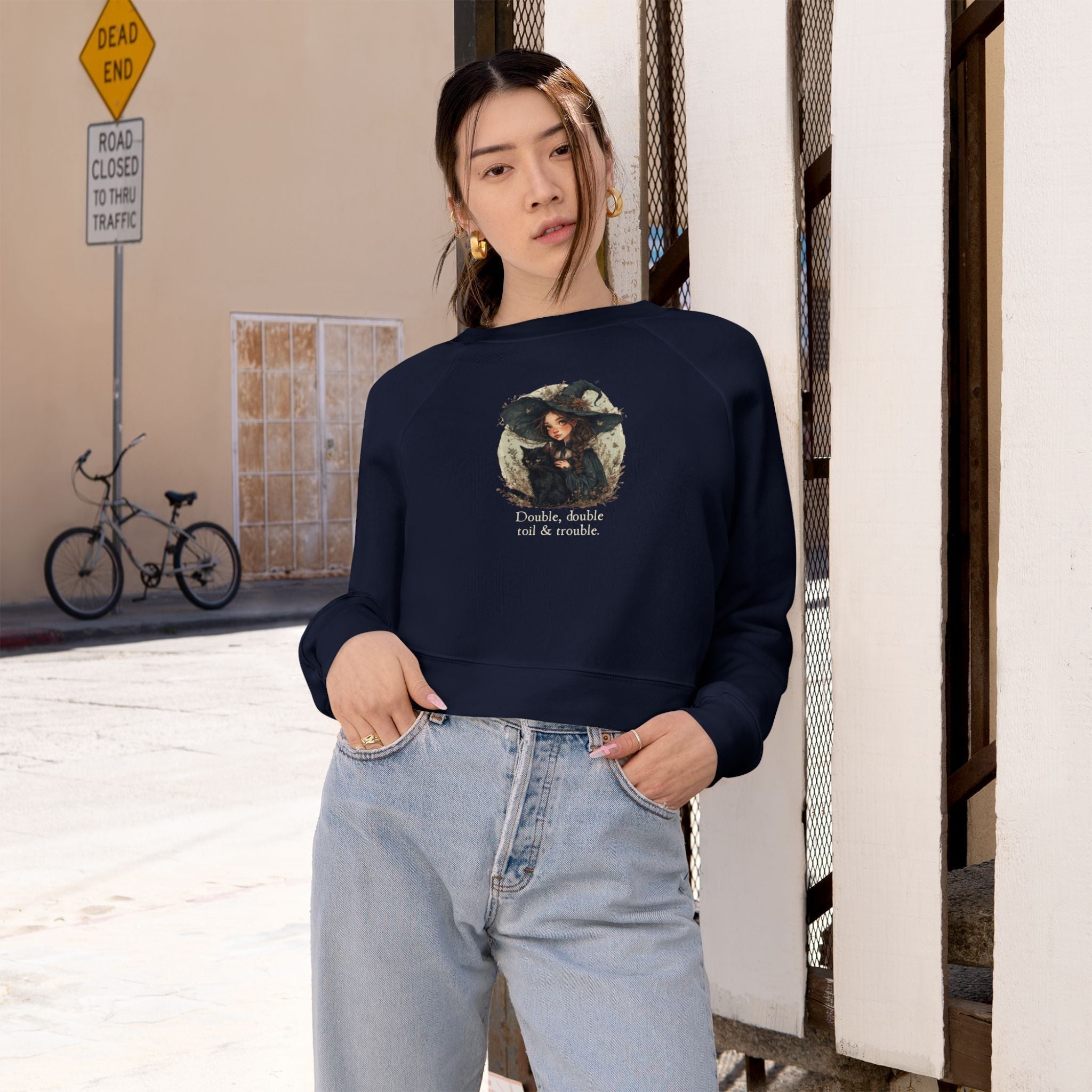 Cute Witchy Cat Lady Cropped Sweatshirt for Women - Halloween Pullover