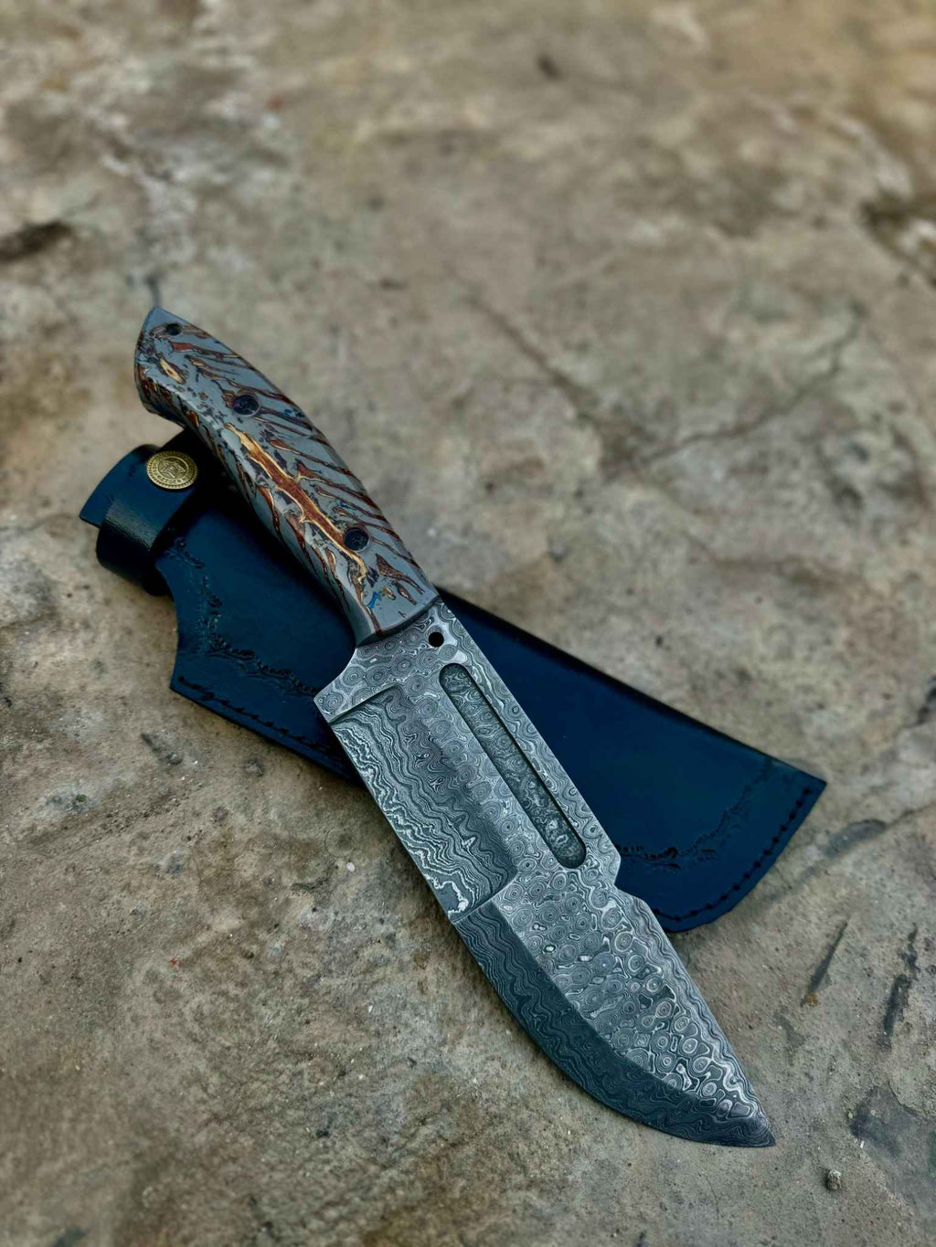 Damascus Hunting Knife with Grey Pinecone Handle | Full Tang + Black Leather Sheath