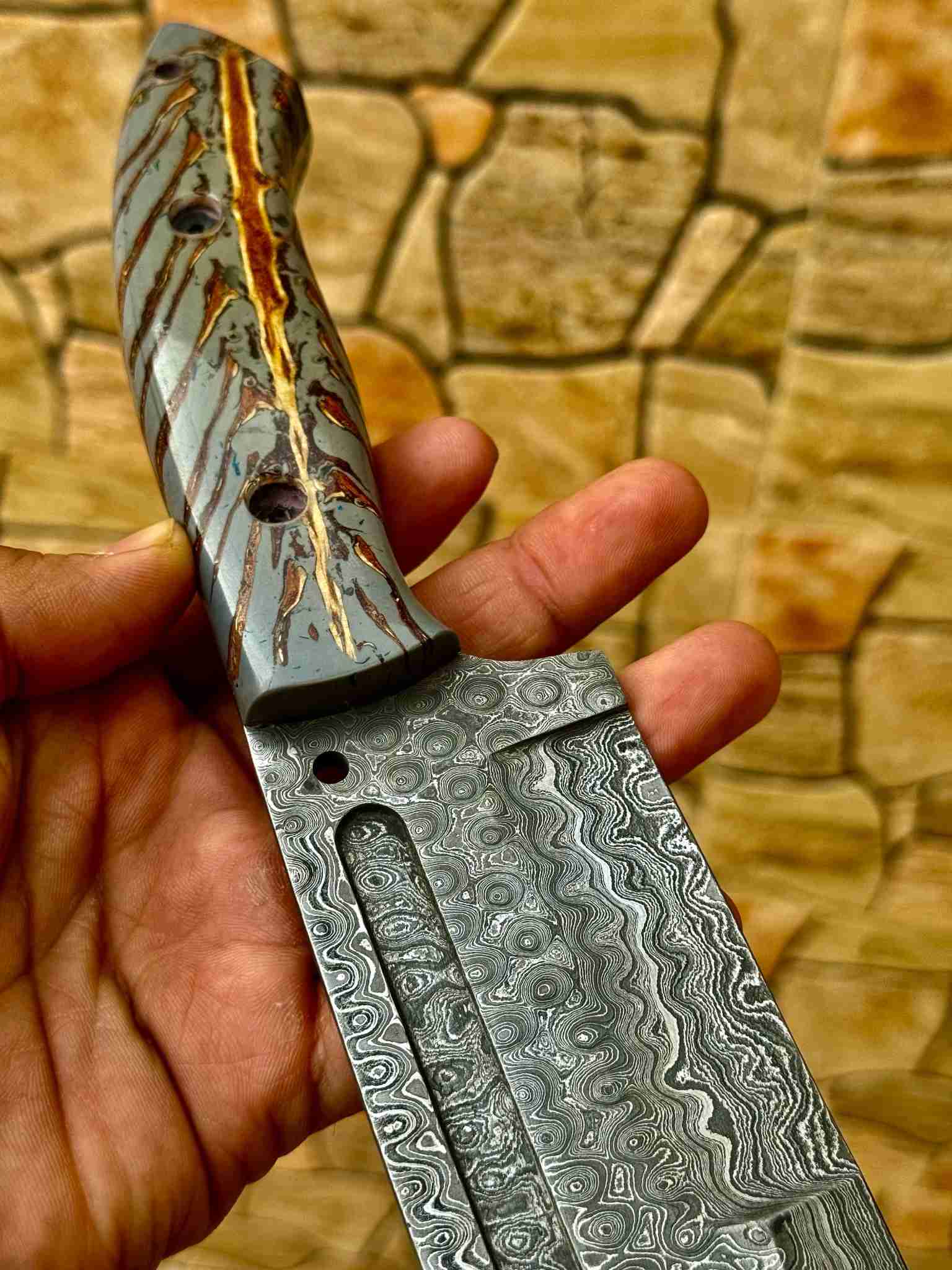 Damascus Hunting Knife with Grey Pinecone Handle | Full Tang + Black Leather Sheath