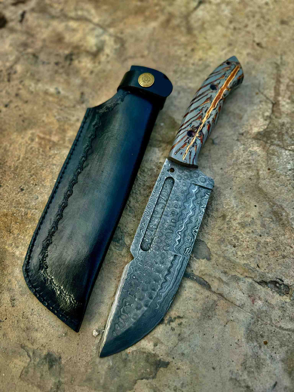 Damascus Hunting Knife with Grey Pinecone Handle | Full Tang + Black Leather Sheath