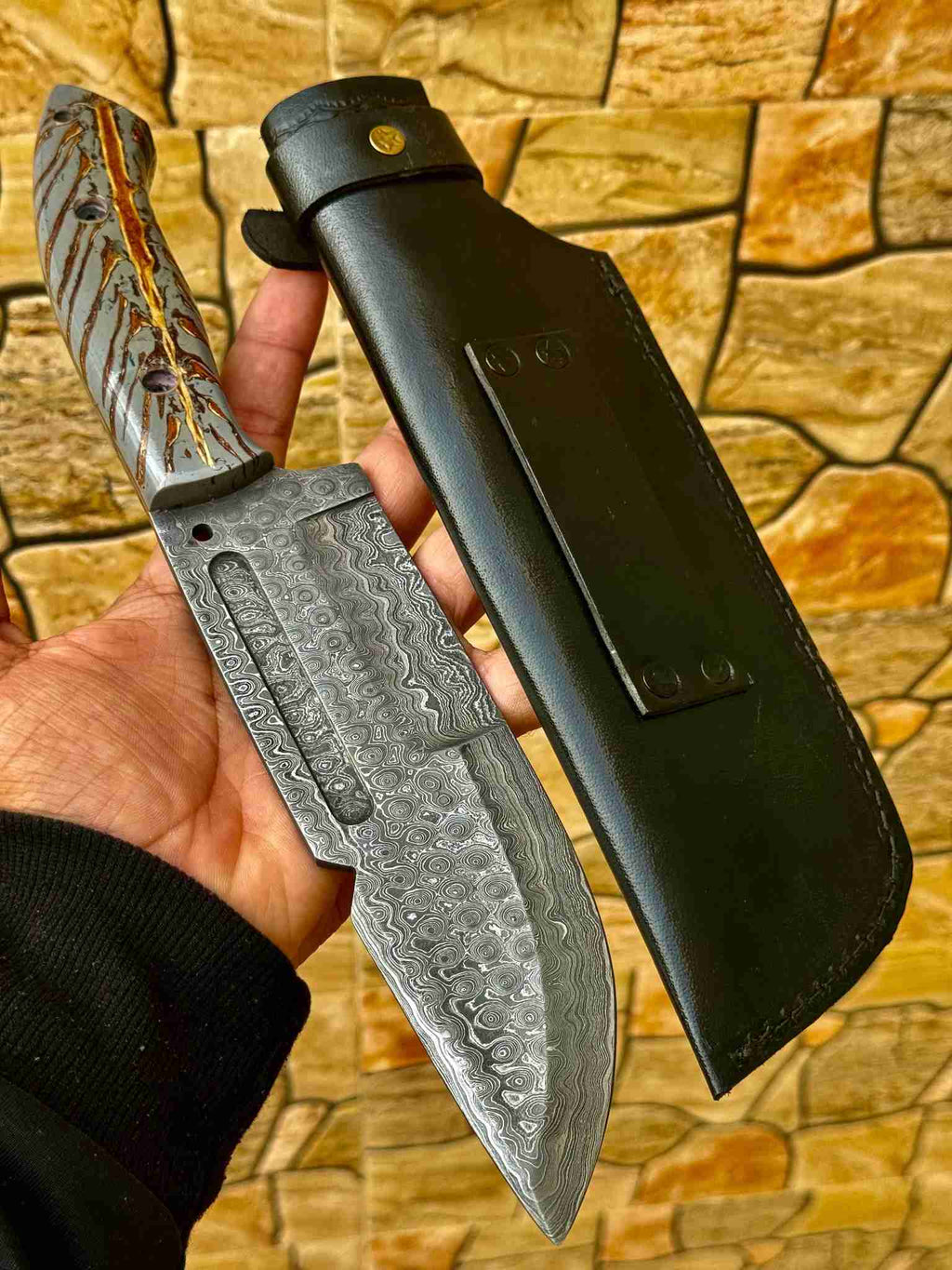 Damascus Hunting Knife with Grey Pinecone Handle | Full Tang + Black Leather Sheath