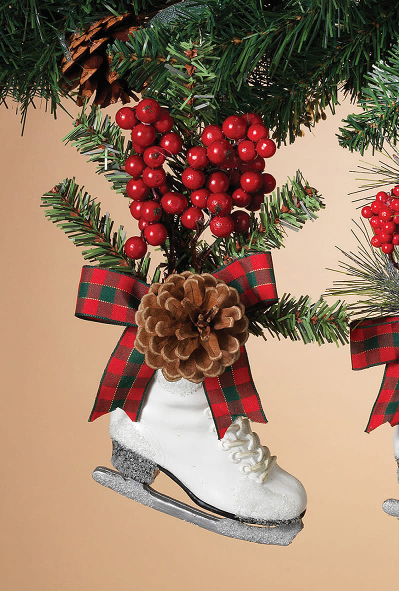 9" Holiday Skate w/PVC Accents