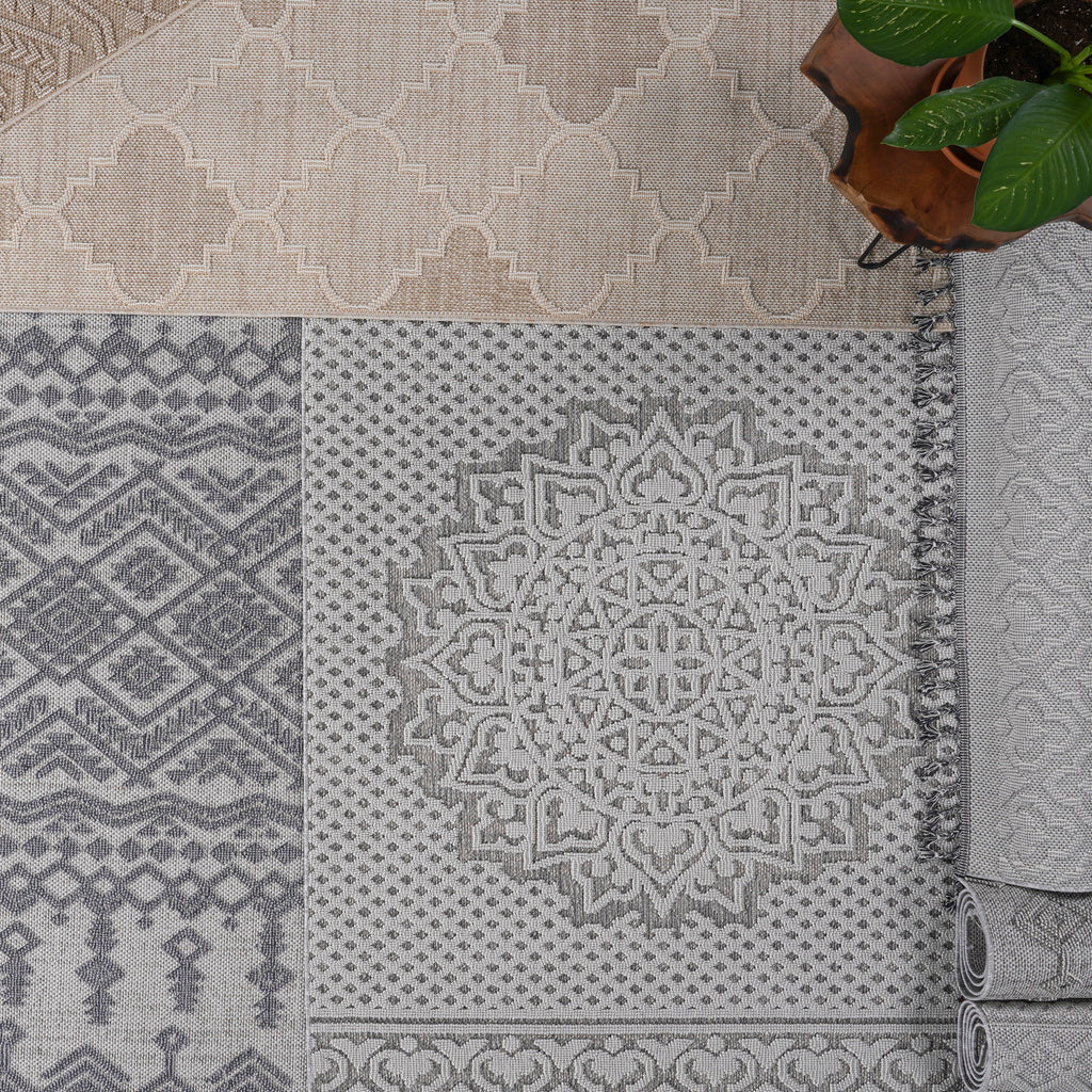 NAAR Guros Collection 6X9 White / Grey / Trellis Indoor / Outdoor Area Rug