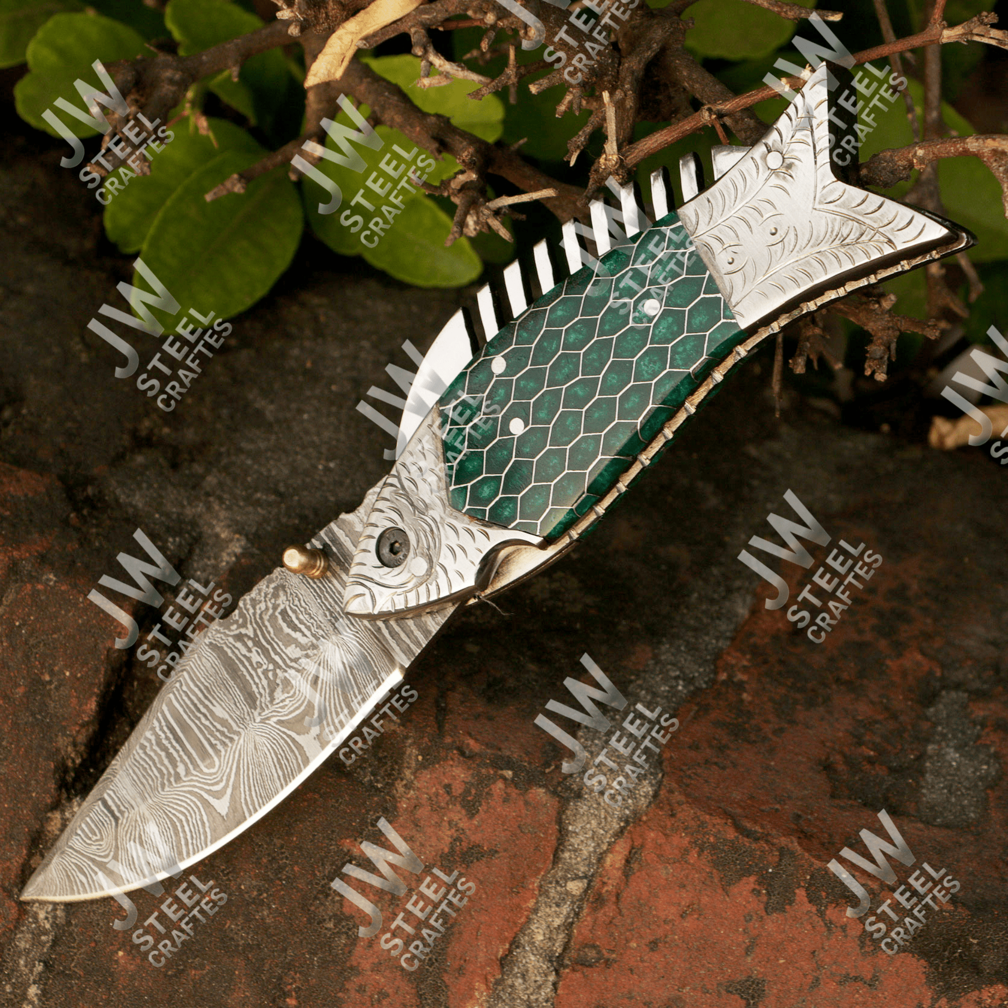 Hand Forged Damascus Steel Folding Knife – Honeycomb, Pinecone & Brass Handle Variations