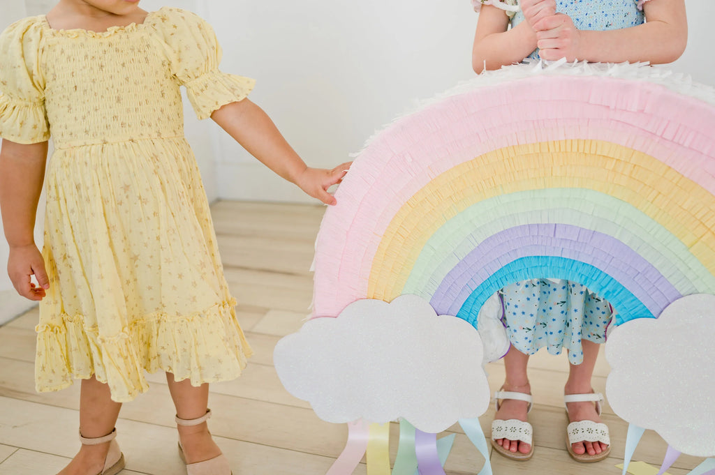 🌈Vibrant Rainbow Party Piñata - Colorful & Fun - Ideal for Birthdays and Joyful Events
