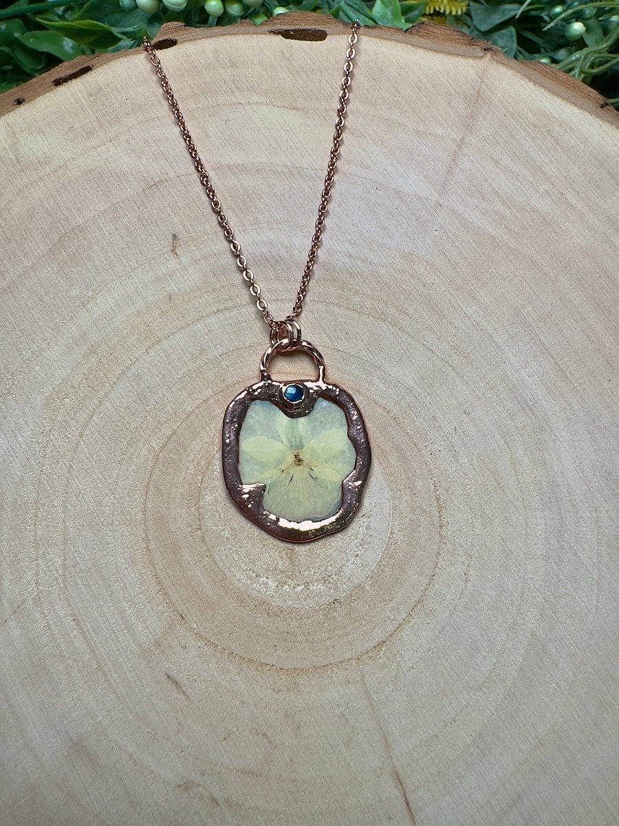 Isolwyn- Abalone Shell and Flower Necklace