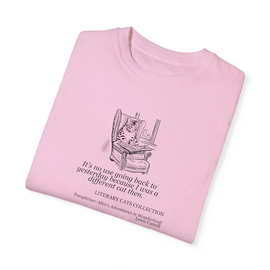 Literary Cat Unisex T-Shirt - Alice in Wonderland