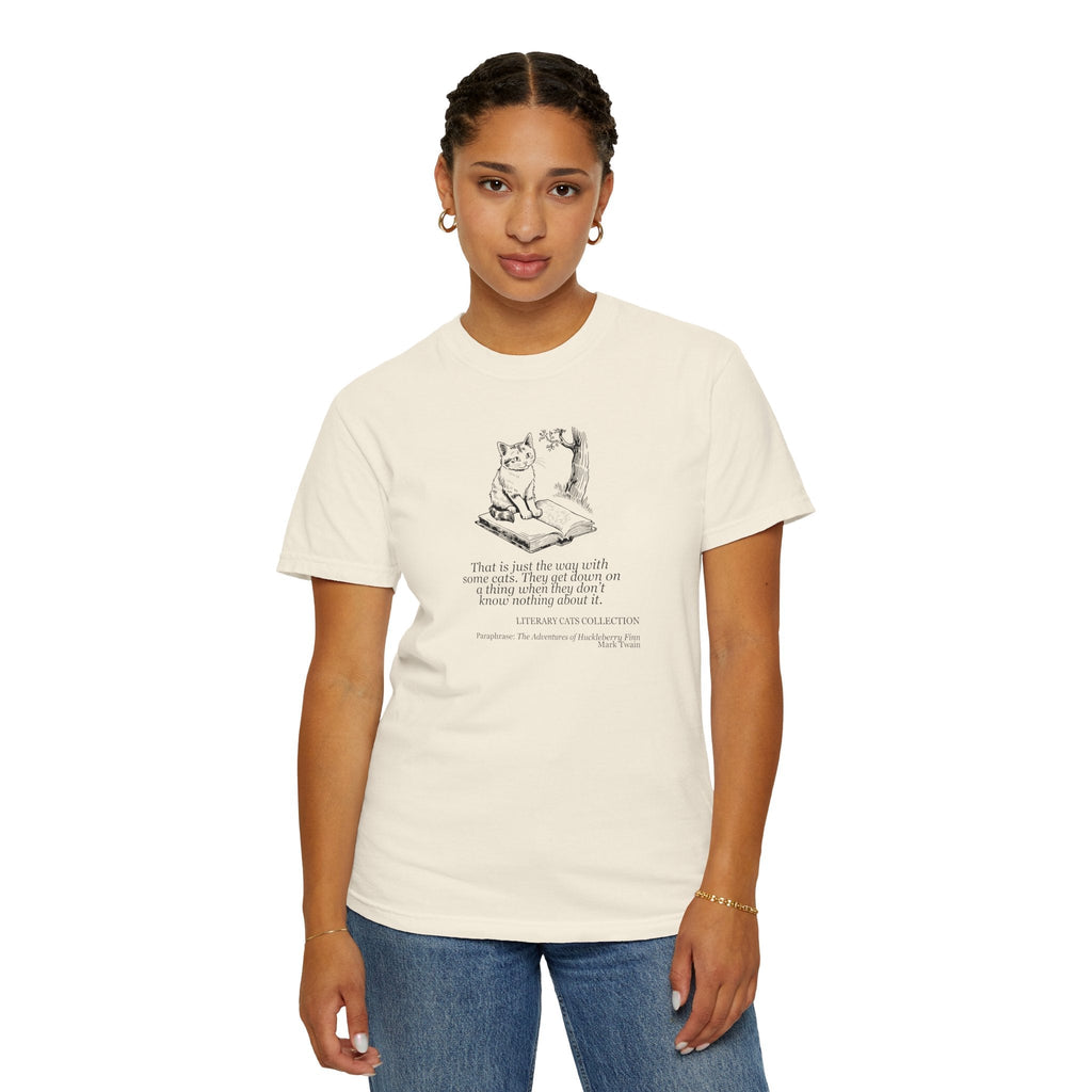 Literary Cat Unisex T-Shirt - Huckleberry Finn