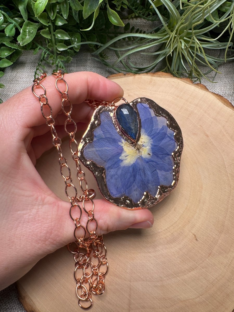 Mirthwyn- Labradorite and Flower Necklace