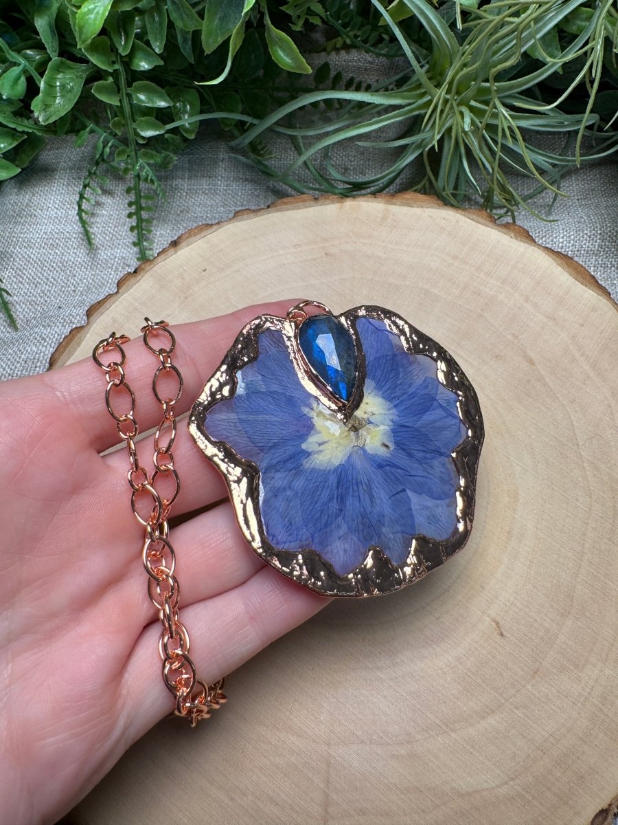 Mirthwyn- Labradorite and Flower Necklace