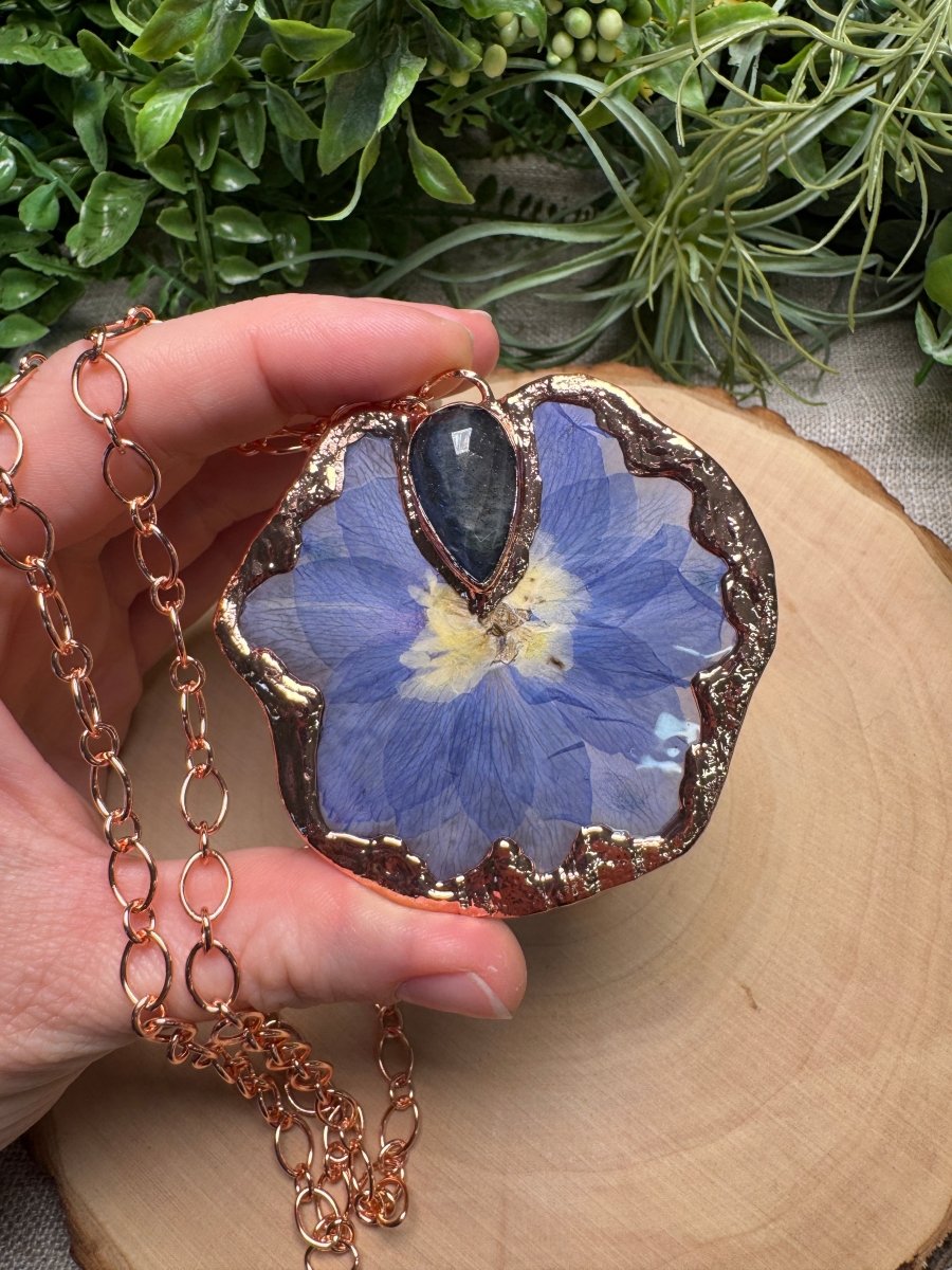 Mirthwyn- Labradorite and Flower Necklace