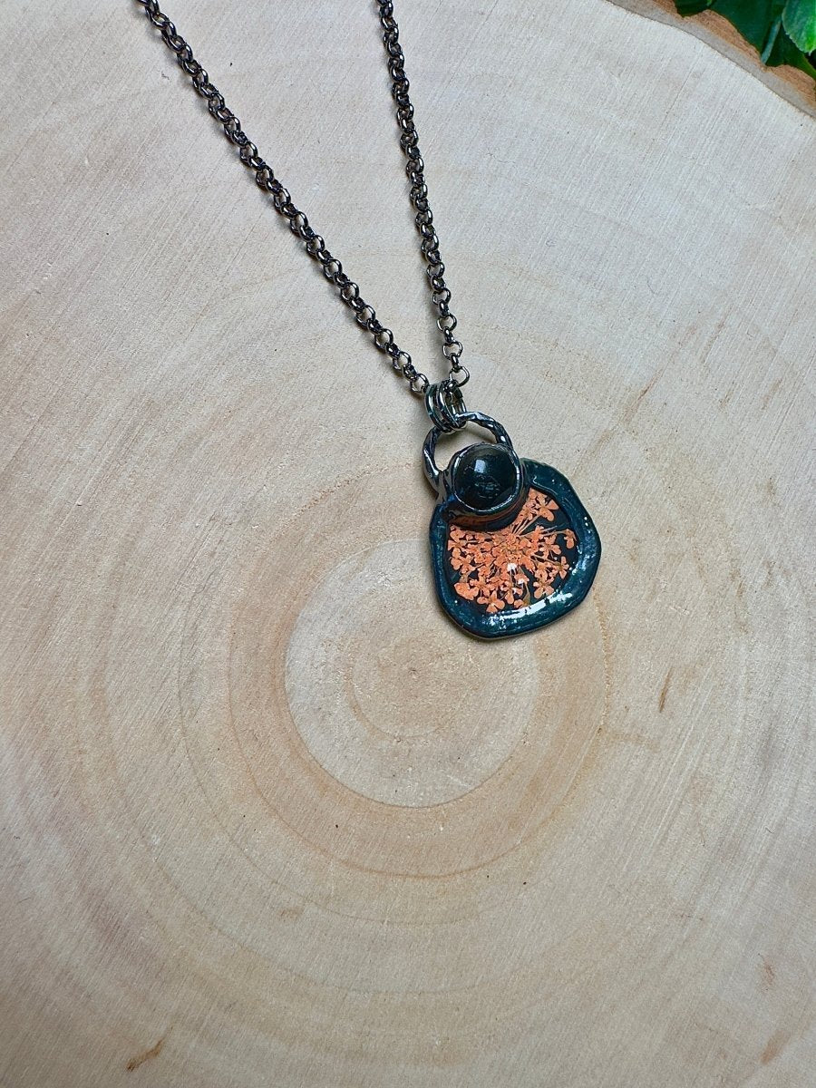 Ondina- Obsidian and Flower Necklace