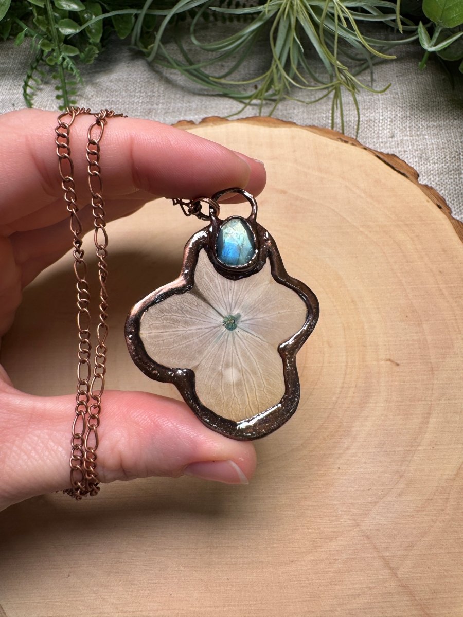Quibblera- Labradorite and Flower Necklace