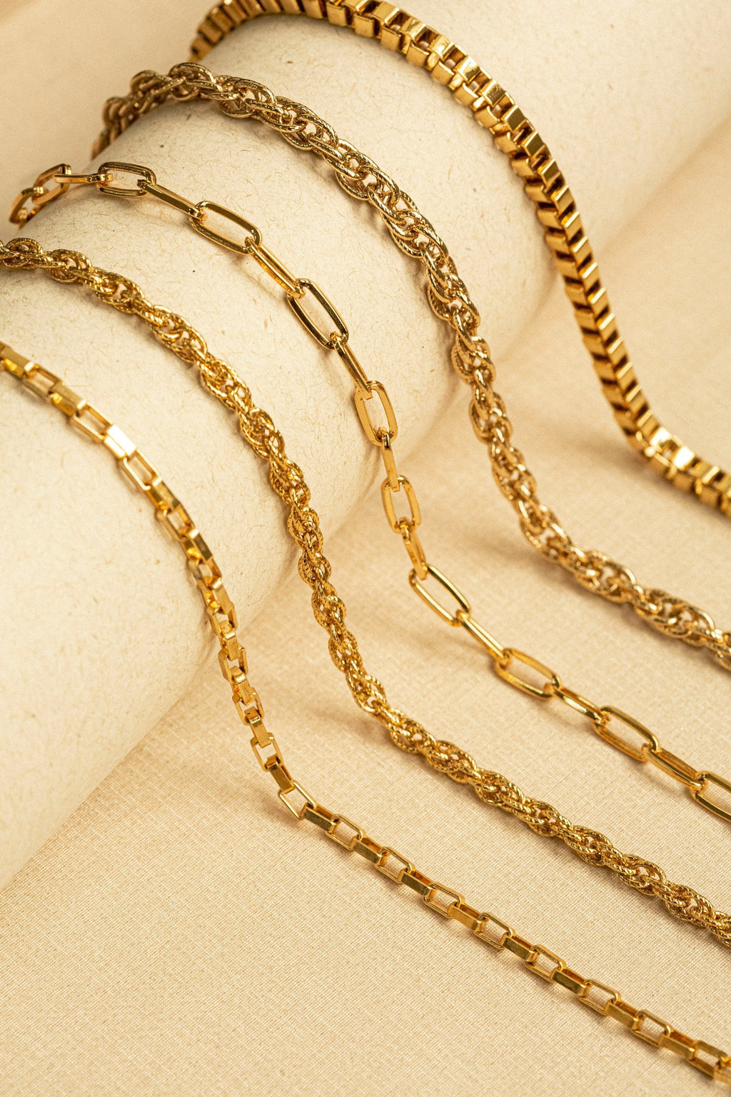 14k Yellow Gold Paperclip Chain Bracelet with Three Diamond Links (4.20 mm)