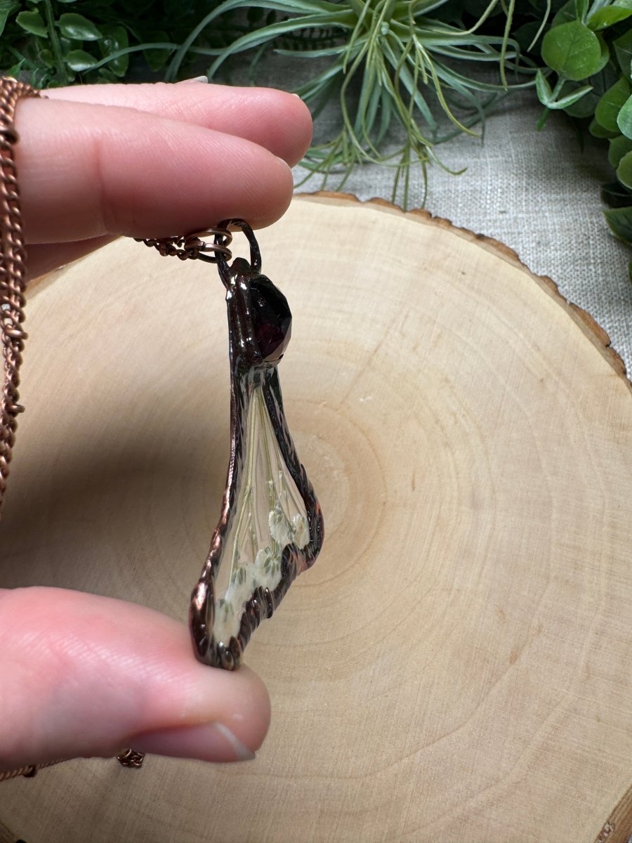 Viridra- Garnet and Flower Necklace