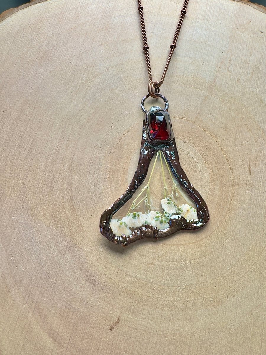 Viridra- Garnet and Flower Necklace